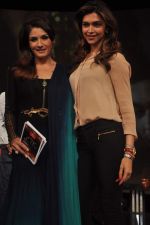 Deepika Padukone, Raveena Tandon on the sets of NDTV show with Raveena in Yashraj on 7th March 2012 (155).JPG