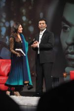 Raveena Tandon, Karan Johar on the sets of NDTV show with Raveena in Yashraj on 7th March 2012 (38).JPG