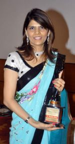 dr sunita dube at Hiramanek Awards in Mumbai on 6th March 2012.jpg