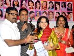 sachin ahir,hardik & sunita hundiya with Sonali at Hiramanek Awards in Mumbai on 6th March 2012.jpg