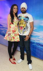 Dharti and Ramji Gulati at Naughty at forty Hawain surprise birthday party by Amy Billimoria on 12th March 2012.JPG