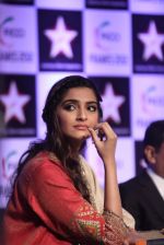 Sonam Kapoor at the Inaugural session of FICCI 2012 in Mumbai on 13th March 2012 (14).JPG