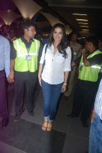 Sunny Leone Arrives in Mumbai For Jism 2 Shoot in Mumbai Airport on 14th March 2012 (12).JPG