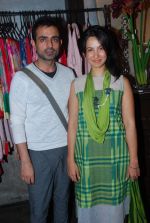mayank anand and shraddha nigam at Tranceforme store in Mahalaxmi, Mumbai on 15th March 2012 (26).JPG