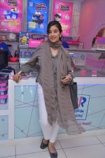 Manisha Koirala at Cuffe Parade Baskin Robbins ice cream outlet launch in WTC, Cuffe Parade on 19th March 2012 (13).JPG