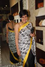 Mandira Bedi at Atosa in Khar, Mumbai on 20th March 2012 (54).JPG