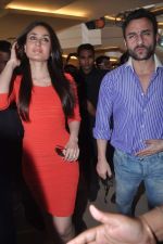 Saif Ali Khan and Kareena Kapoor promote Agent vinod in Kurla, Mumbai on 20th March 2012 (6).JPG