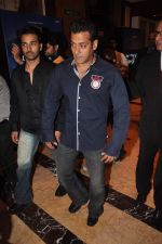 Salman Khan at IBN 7 Super Idols in Taj Land_s End on 20th March 2012 (105).JPG