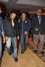 Salman Khan at IBN 7 Super Idols in Taj Land_s End on 20th March 2012 (112).JPG