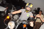 Saif Ali Khan takes a bike ride to promote agent vinod in Mumbai on 21st March 2012 (19).JPG