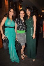 Chitrangada Singh, Krishika Lulla, Manyata Dutt at Agent Vinod Screening in INOX, Mumbai on 22nd March 2012 (6).JPG