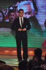 Aamir Khan at CNN IBN Heroes Awards in Grand Hyatt, Mumbai on 24th March 2012 (63).JPG