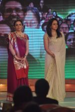 Hema Malini, Nita Ambani at CNN IBN Heroes Awards in Grand Hyatt, Mumbai on 24th March 2012 (52).JPG
