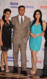 Zarine Khan, Asin Thottumkal, Akshay Kumar at Times Now Foodie Awards in Mumbai on 24th March 2012 (8).JPG