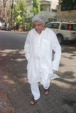 Javed Akhtar at Mona Kapoor funeral in Mumbai on 26th March 2012 (32).JPG