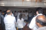 at Mona Kapoor funeral in Mumbai on 26th March 2012 (48).JPG