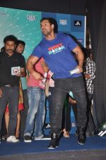 John Abraham at Vicky Donor music launch in Inorbit, Malad on 30th March 2012 (42).JPG