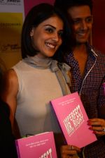 Ritesh Deshmukh and Genelia D Souza unveil Shakti Salgaonkar book in Crossword, Juhu, Mumbai on 1st April 2012 (31).JPG
