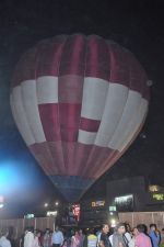 at Housefull 2 air balloon music promotions in Mumbai on 1st April 2012 (3).JPG