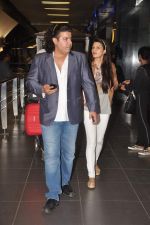 Jacqueline Fernandez, Sajid Khan with Housefull 2 Stars snapped at Airport in Mumbai on 4th April 2012 (20).JPG