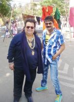 Bappi Lahiri with actor Prosenjit Chatterjee at the song shoot of Ulte Debo Paalte Debo for Eskay Movies_ film Bikram Singho.jpg