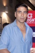 Akshay Kumar at the Special screening of Housefull 2 hosted by Yogesh Lakhani on 6th April 2012 (10).jpg