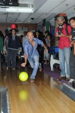 Rajesh Gera Bowling at the Celebration of the Completion Party of 100 Episodes of PARVARISH kuch khatti kuch meethi in bowling alley on 7th April 2012.JPG