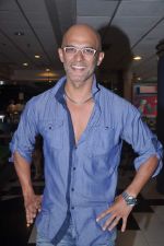 Rajesh Khera at the Celebration of the Completion Party of 100 Episodes of PARVARISH�..kuch khatti kuch meethi in bowling alley on 7th April 2012 (17).JPG