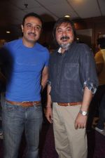 Vivek Mushran, Tony Singh at the Celebration of the Completion Party of 100 Episodes of PARVARISH kuch khatti kuch meethi in bowling alley on 7th April 2012 (60).JPG