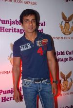 Sonu Sood at Punjabi Icon Awards in Shanmukhand Hall on 8th April 2012 (24).JPG