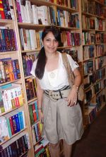 at the launch of book Women and the Weight Loss by Rujuta Diwekar on 9th April 2012 (18).JPG