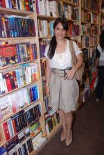 at the launch of book Women and the Weight Loss by Rujuta Diwekar on 9th April 2012 (23).JPG