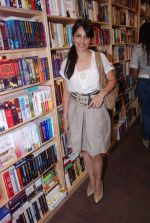 at the launch of book Women and the Weight Loss by Rujuta Diwekar on 9th April 2012 (25).JPG