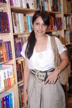 at the launch of book Women and the Weight Loss by Rujuta Diwekar on 9th April 2012 (28).JPG