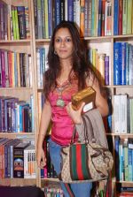 at the launch of book Women and the Weight Loss by Rujuta Diwekar on 9th April 2012 (43).JPG