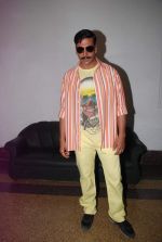 Akshay Kumar on the sets of Dance India Dance to promote Rowdy Rathore in Famous Studio on 10th April 2012 (8).JPG