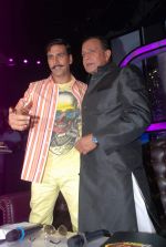 Akshay Kumar, Mithun Chakraborty on the sets of Dance India Dance to promote Rowdy Rathore in Famous Studio on 10th April 2012 (9).JPG