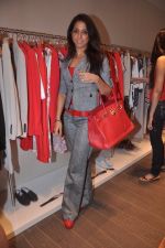 Krishika Lulla at Marc Cain store in Juhu, Mumbai on 10th April 2012 (43).JPG