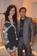 Sushma Reddy at Marc Cain store in Juhu, Mumbai on 10th April 2012 (21).JPG