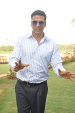 Akshay Kumar at Aaj Tak Care awards event in Renaissance, Mumbai on 11th April 2012 (1).JPG