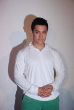 Aamir Khan at Satyamev Jayate press meet in Mumbai on 13th April 2012 (185).JPG