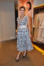 Dia Mirza at the launch of Anita Dongre_s store in High Street Phoenix on 12th April 2012 (172).JPG