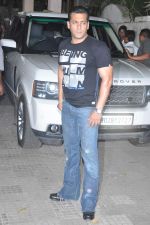 Salman Khan at Bitto Boss spl screening at Ketnav, Mumbai on 13th April 2012 (32).jpg