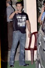 Salman Khan at Bitto Boss spl screening at Ketnav, Mumbai on 13th April 2012 (8).jpg