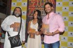 Vivek Oberoi unveils Tanisha_s The Journey To Freedom book in Crossword, Mumbai on 13th April 2012 (22).JPG