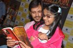 Vivek Oberoi unveils Tanisha_s The Journey To Freedom book in Crossword, Mumbai on 13th April 2012 (3).JPG