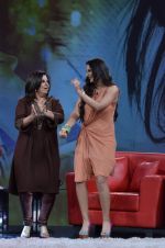 Sania Mirza, Farah Khan at  NDTV_s Raveena chat show inMumbai on 14th April 2012 (23).JPG