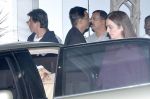 Shahrukh Khan, Nita Ambani arrives back from NY in Santacruz, Mumbai on 14th April 2012 (13).JPG