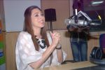 Karisma Kapoor at radio city event in Mumbai on 17th April 2012 (58).JPG