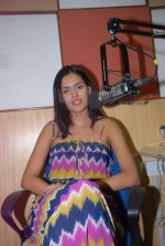 Nathalia Kaur at Radio City on 17th April 2012 (67).JPG